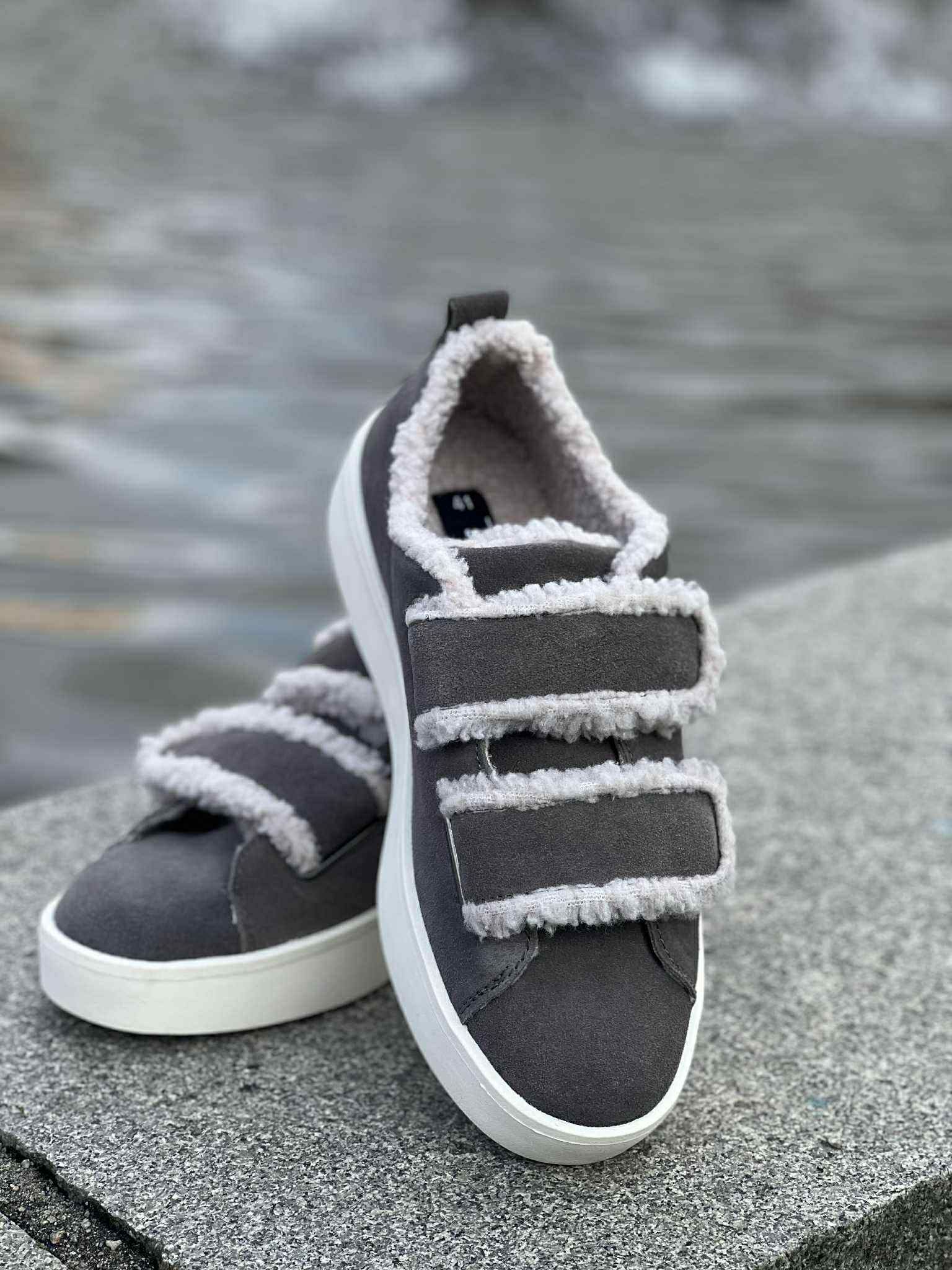 57 Kriho Sko veske og klær