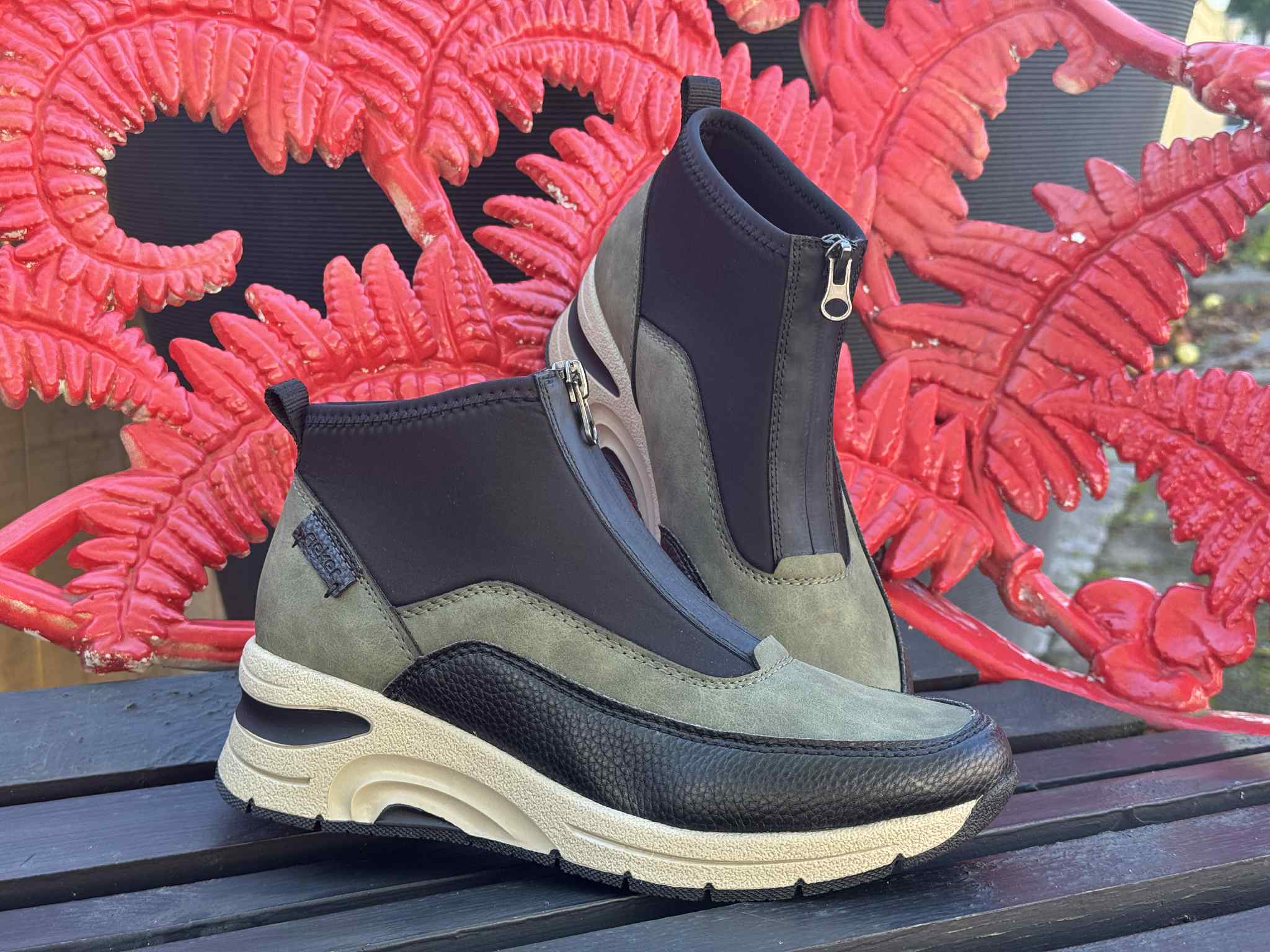 74 Kriho Sko og Vesker - Gressvik